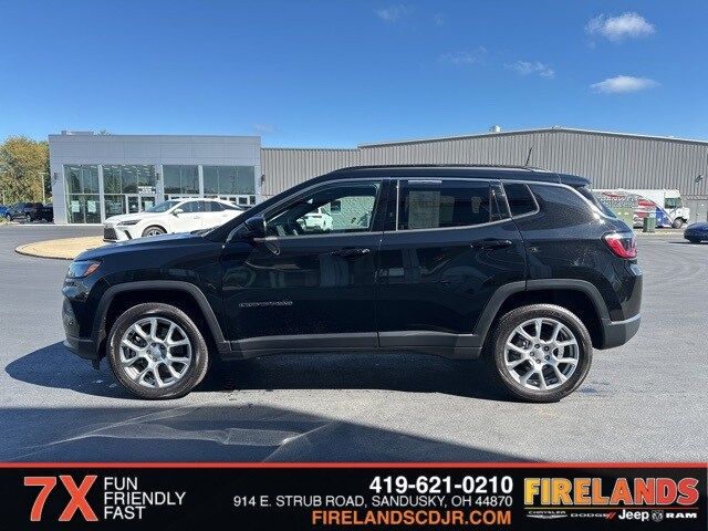 2024 Jeep Compass Latitude Lux photo 4