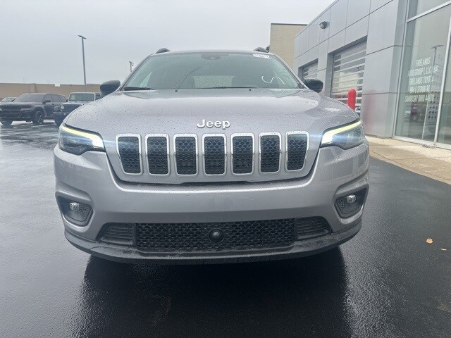2022 Jeep Cherokee Latitude Lux photo 2