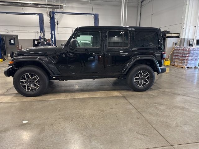 2025 Jeep Wrangler 4-Door Sahara - Photo 2