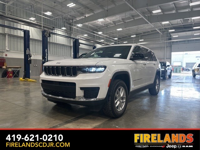 2025 Jeep Grand Cherokee L Laredo's photo