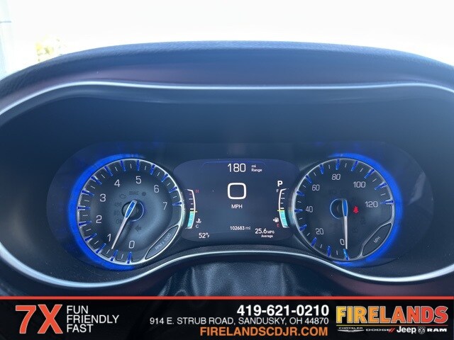 2020 Chrysler Pacifica Limited photo 2