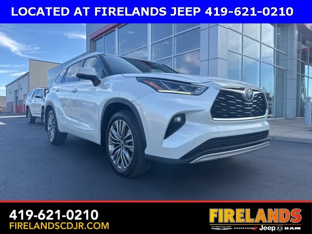 2021 Toyota Highlander Platinum's photo