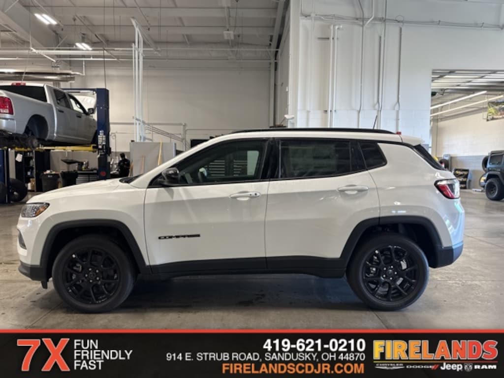 New 2025 Jeep Compass Latitude Sport Utility