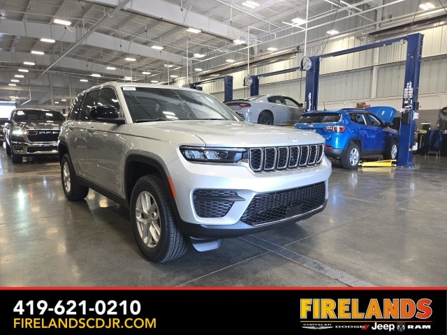 2025 Jeep Grand Cherokee Laredo's photo