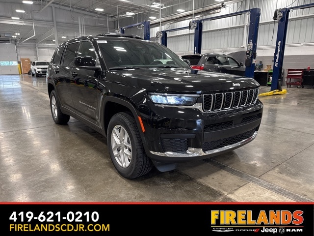 2025 Jeep Grand Cherokee L Laredo's photo