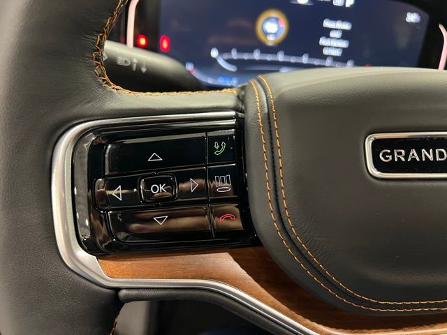 2025 Jeep Grand Wagoneer Series III - Photo 11