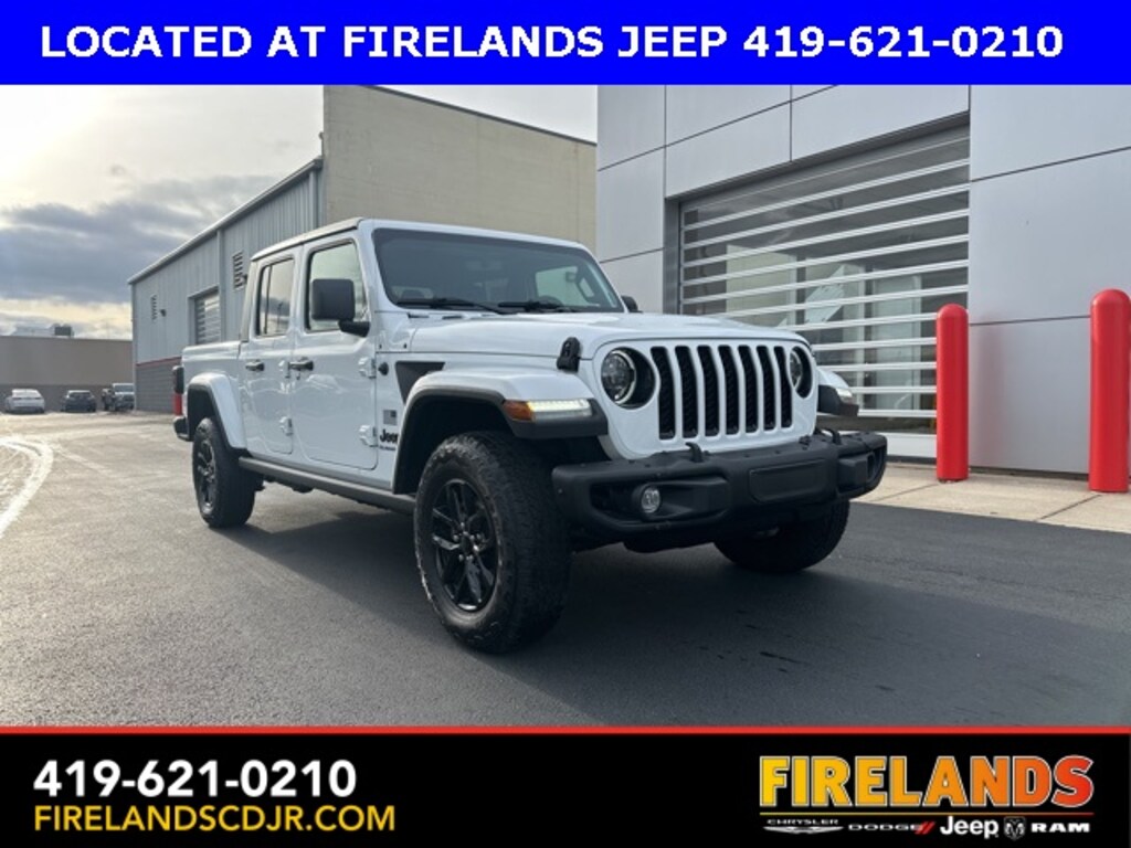 Used 2023 Jeep Gladiator Sport Truck Crew Cab
