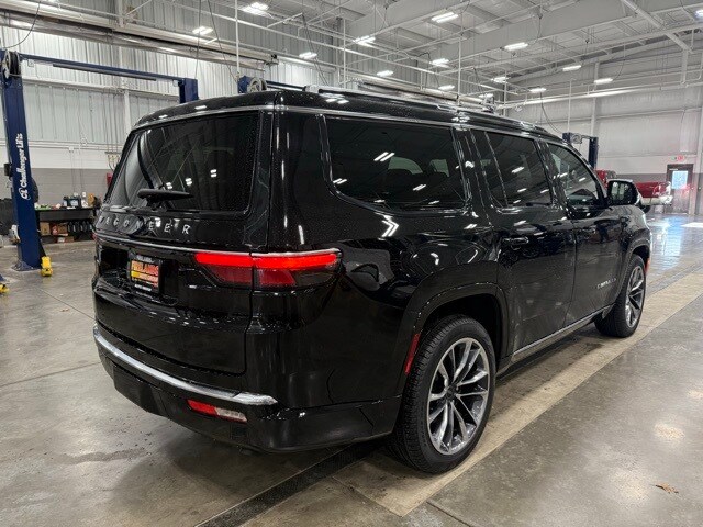 2025 Jeep Wagoneer Series III Limited photo 3