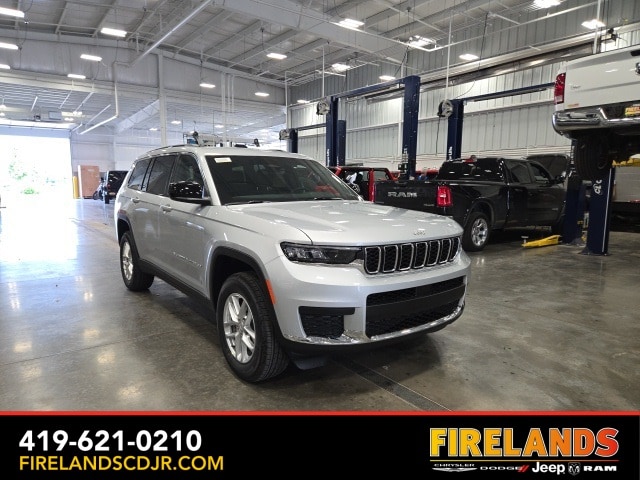 2025 Jeep Grand Cherokee L Laredo's photo