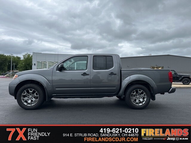 2020 Nissan Frontier SV photo 2