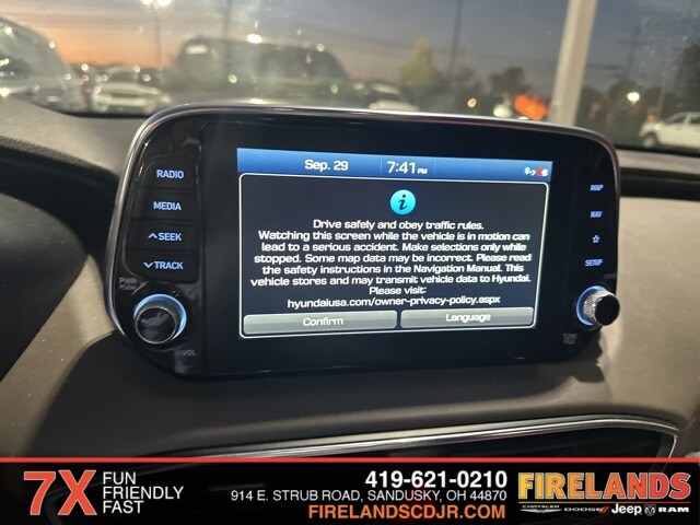 2020 Hyundai Santa Fe Limited 2.0T photo 2