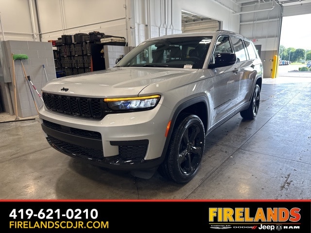 2025 Jeep Grand Cherokee L Altitude's photo