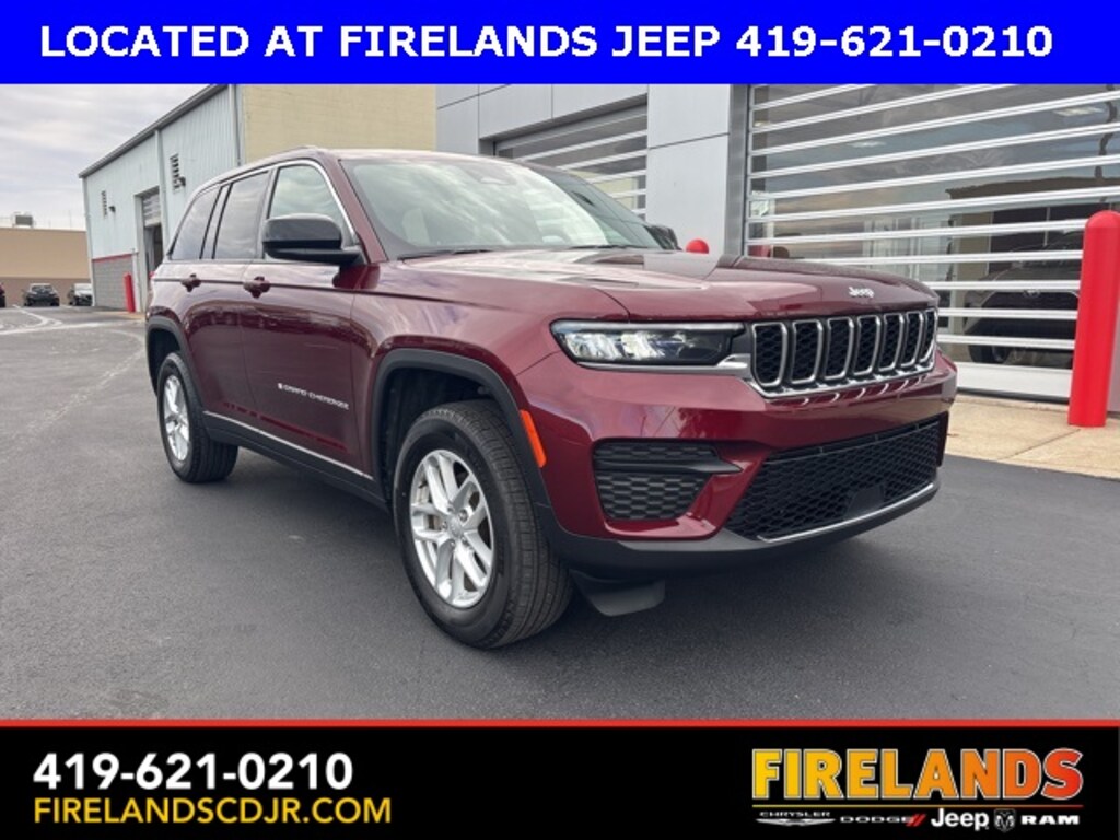 Used 2024 Jeep Grand Cherokee Laredo SUV