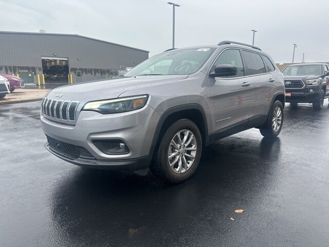 2022 Jeep Cherokee Latitude Lux photo 3