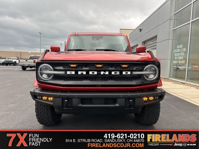 2022 Ford Bronco Outer Banks photo 2