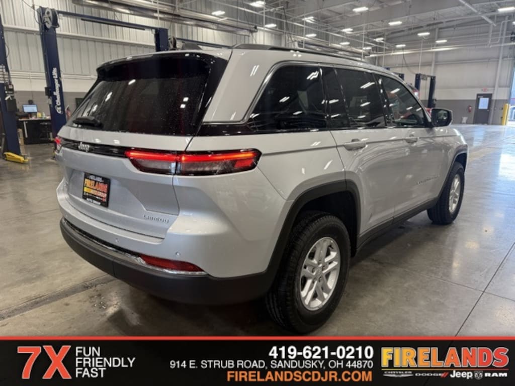 New 2025 Jeep Grand Cherokee Laredo Sport Utility