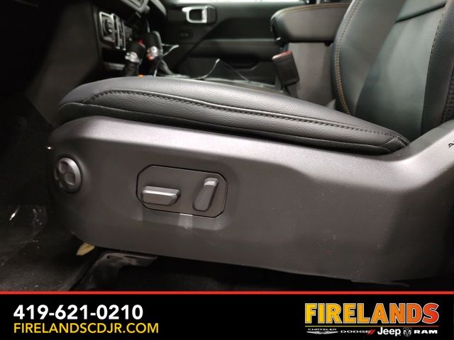 2025 Jeep Wrangler 4-Door Sahara - Photo 11
