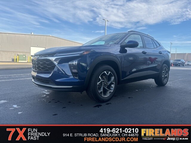 2024 Chevrolet Trax LT photo 3