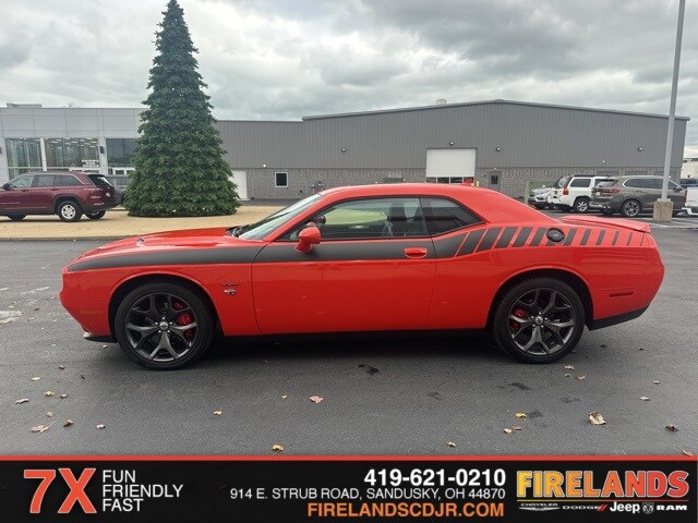 2017 Dodge Challenger R/T photo 4