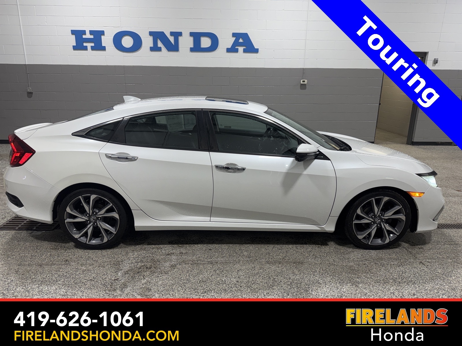 2019 Honda Civic Touring's photo