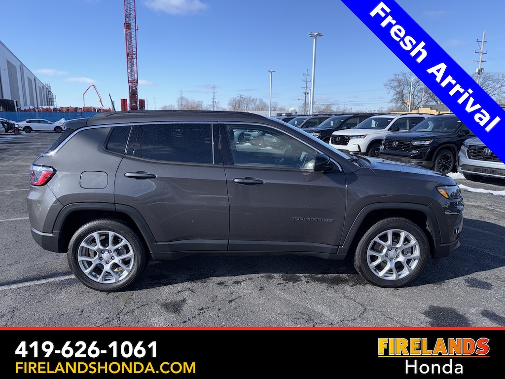 Used 2024 Jeep Compass Latitude Lux SUV