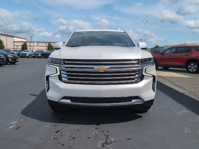 2023 Chevrolet Suburban High Country photo 2