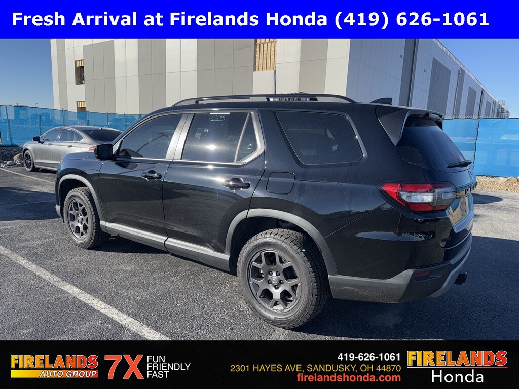 Certified 2025 Honda Pilot TrailSport SUV