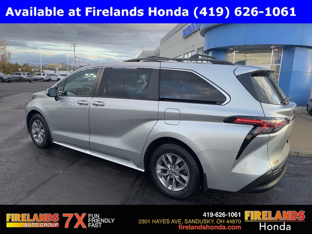 Used 2022 Toyota Sienna XLE Van Passenger Van