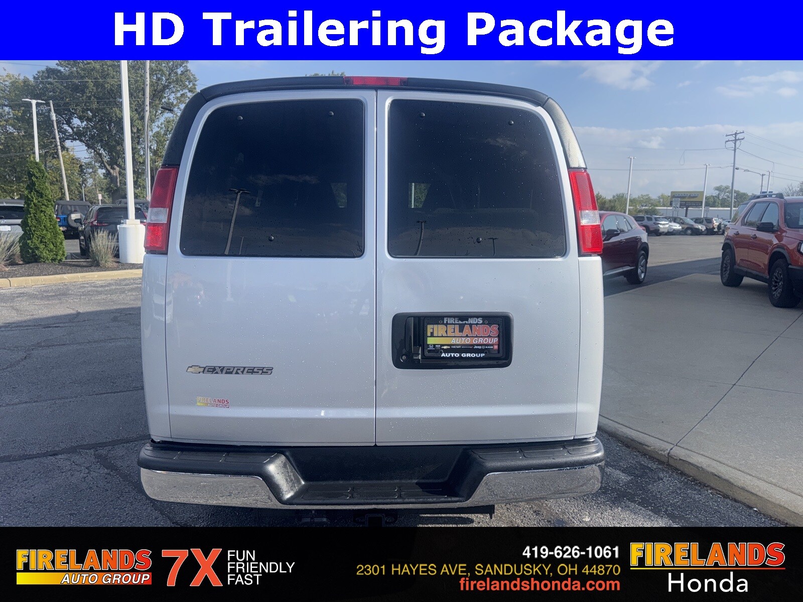 2023 Chevrolet Express 3500 LS Passenger Van photo 4