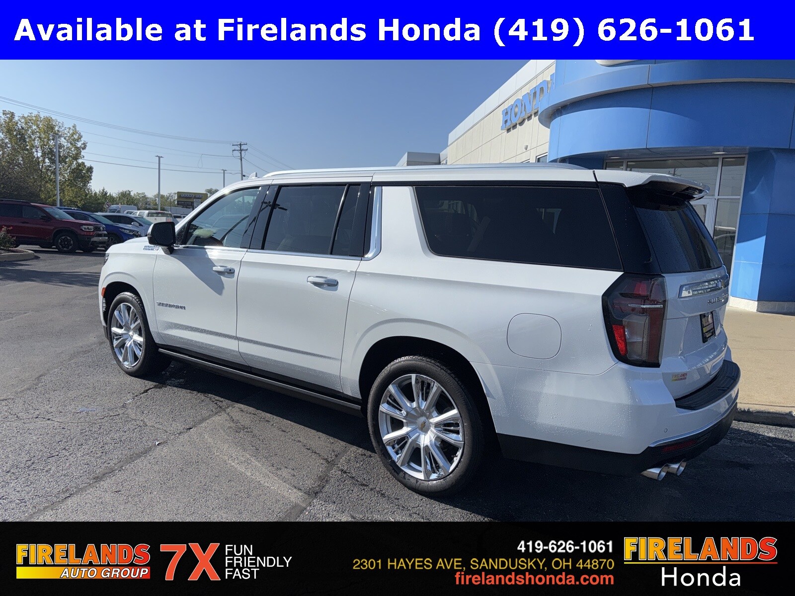 2023 Chevrolet Suburban High Country photo 2