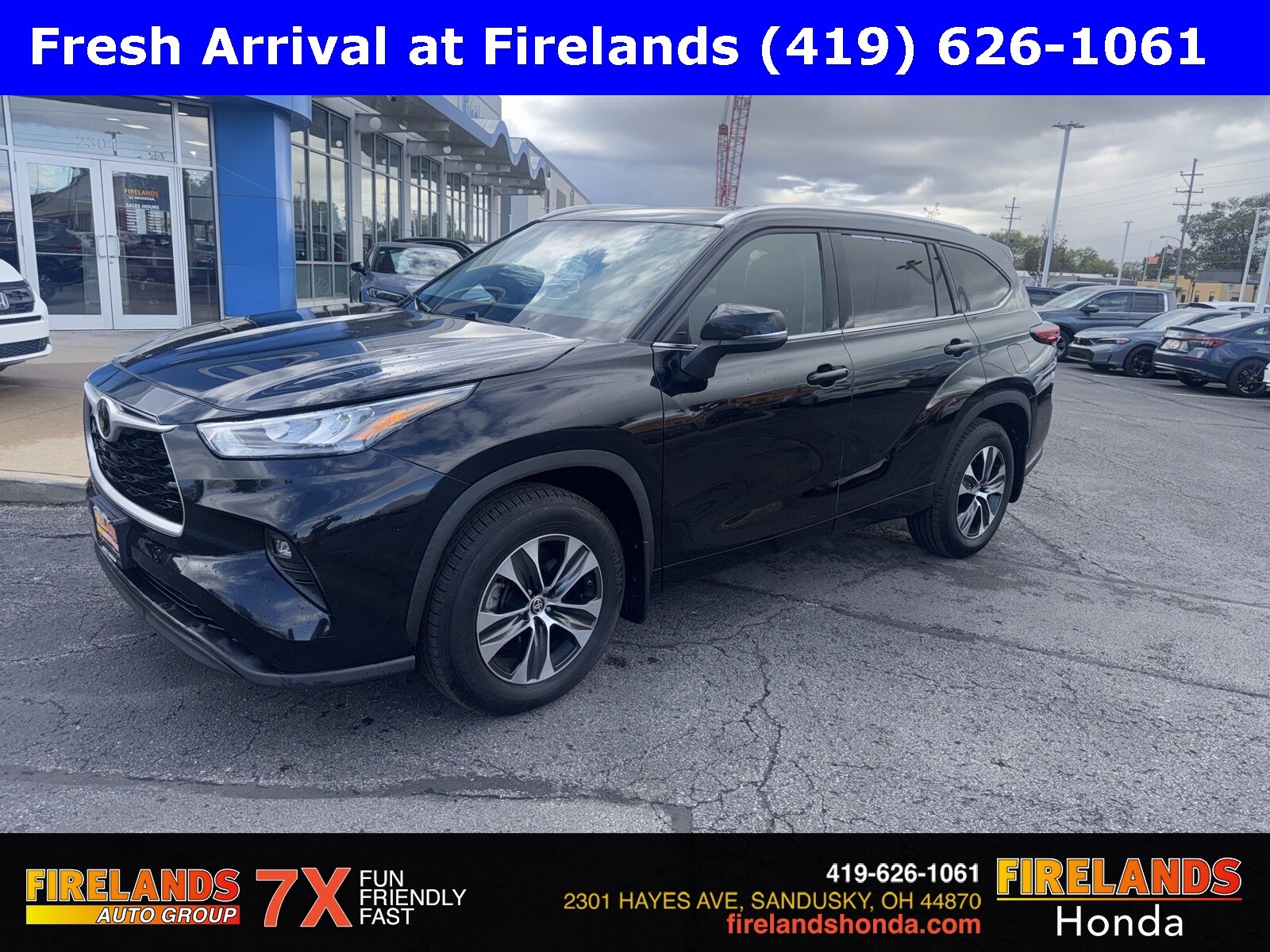 2020 Toyota Highlander XLE photo 2