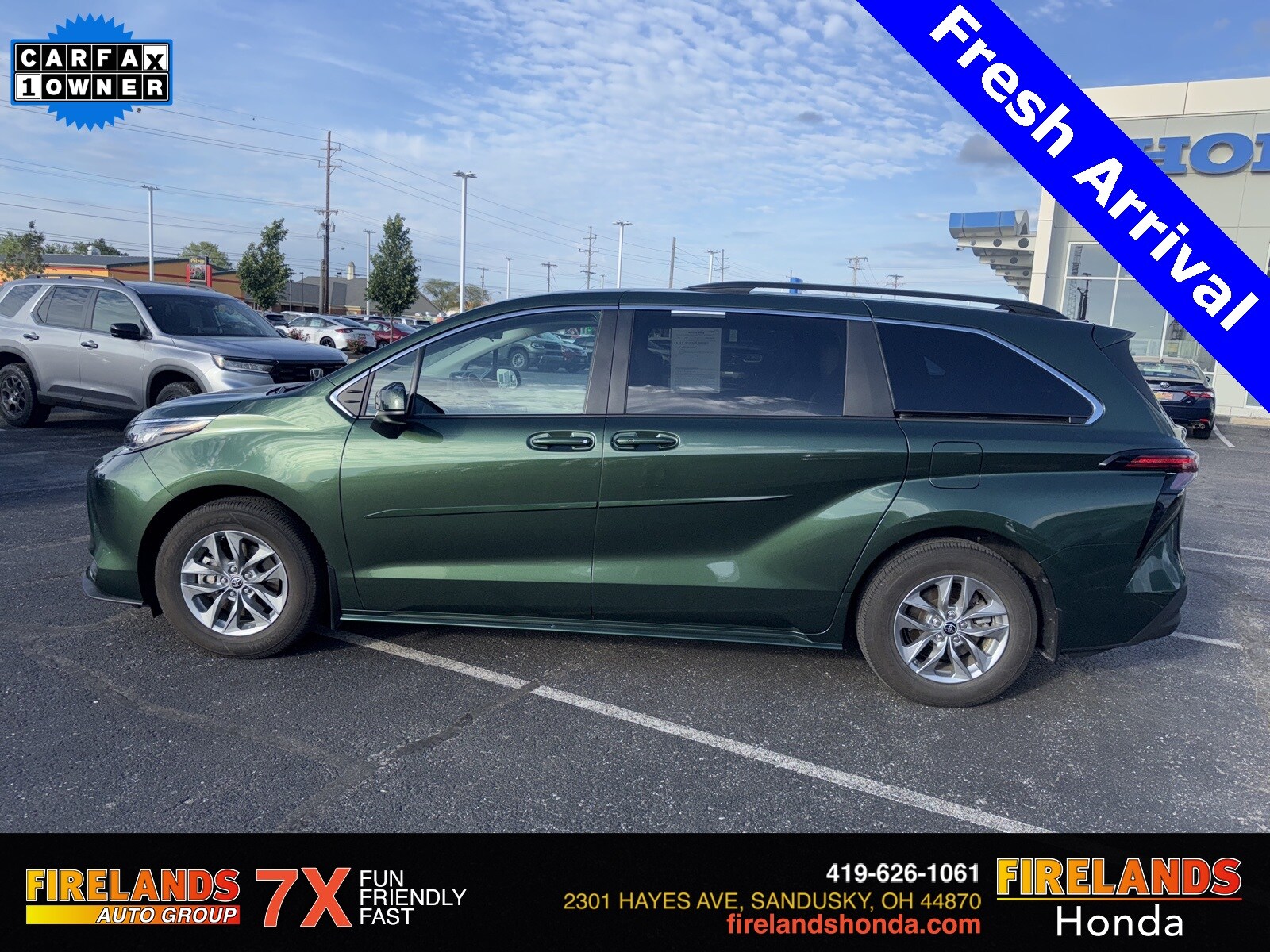 Used 2022 Toyota Sienna LE with VIN 5TDKRKEC2NS084632 for sale in Sandusky, OH