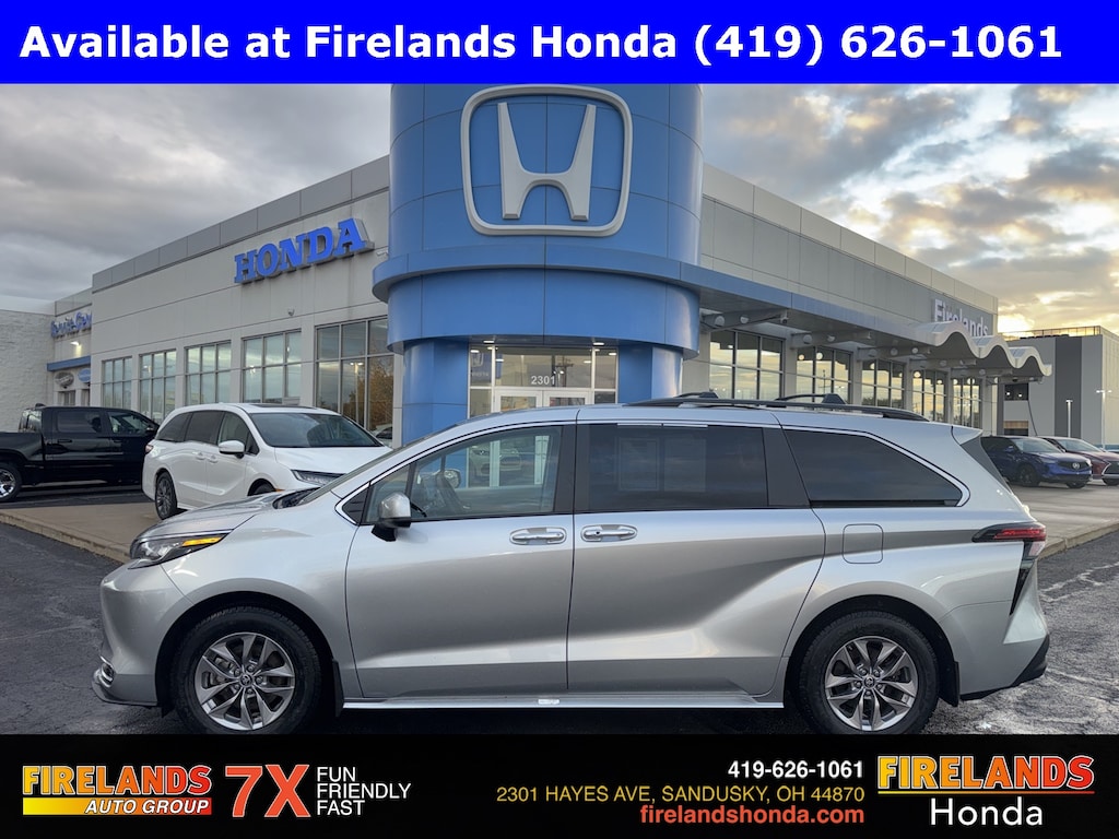 Used 2022 Toyota Sienna XLE Van Passenger Van