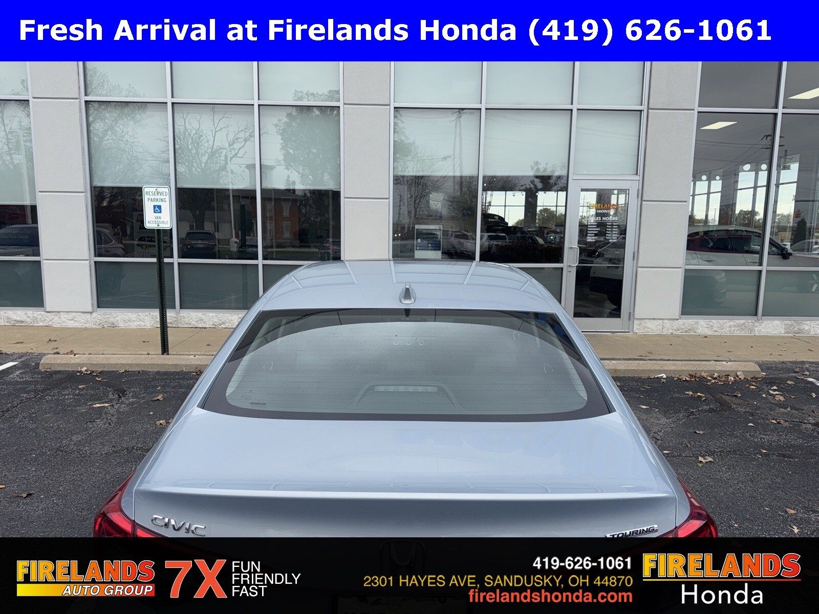 2023 Honda Civic Touring photo 3