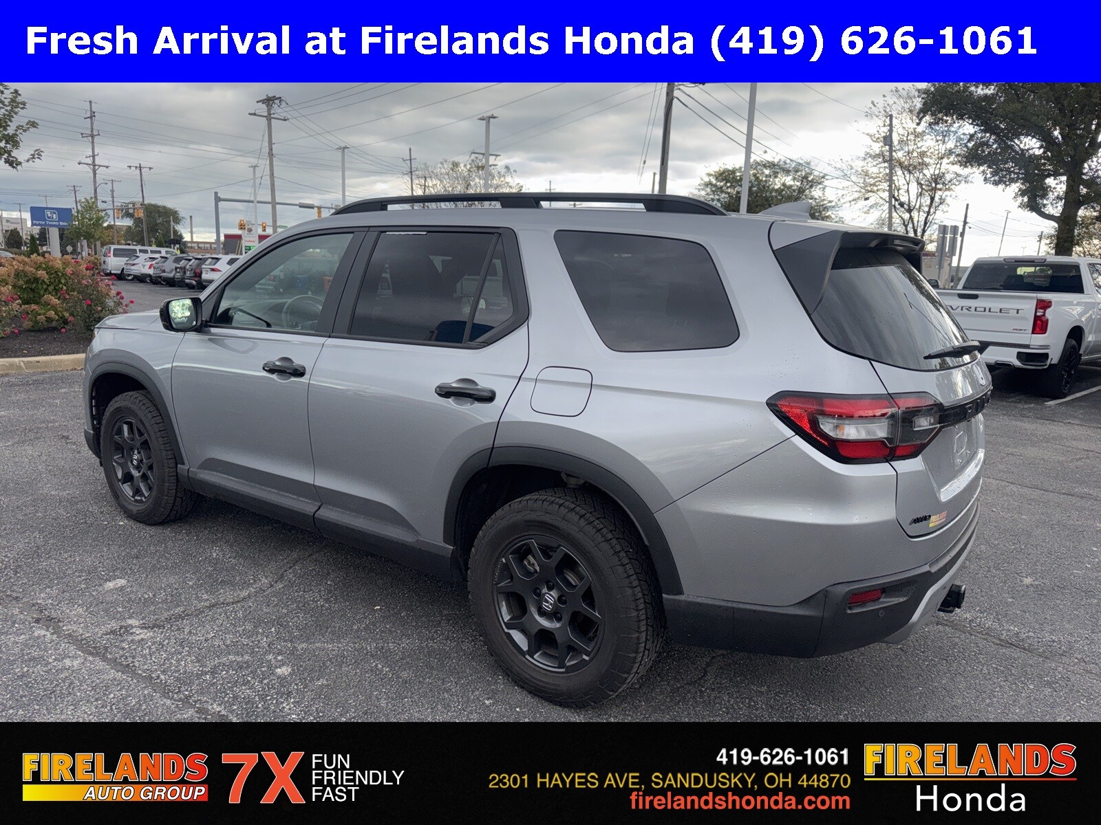 2025 Honda Pilot TrailSport photo 2