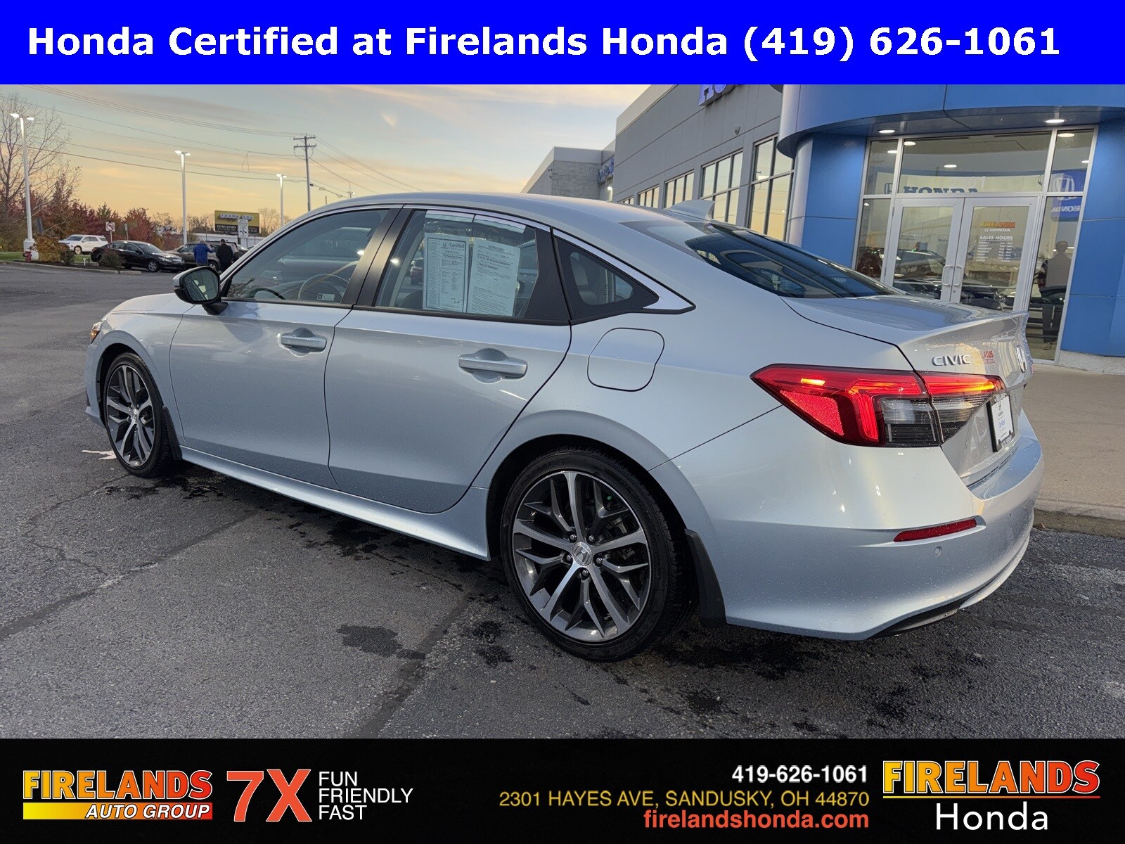 2023 Honda Civic Touring photo 3