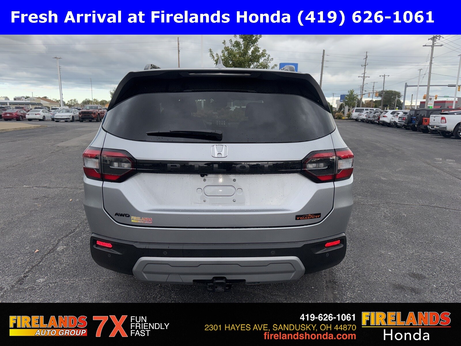 2025 Honda Pilot TrailSport photo 3