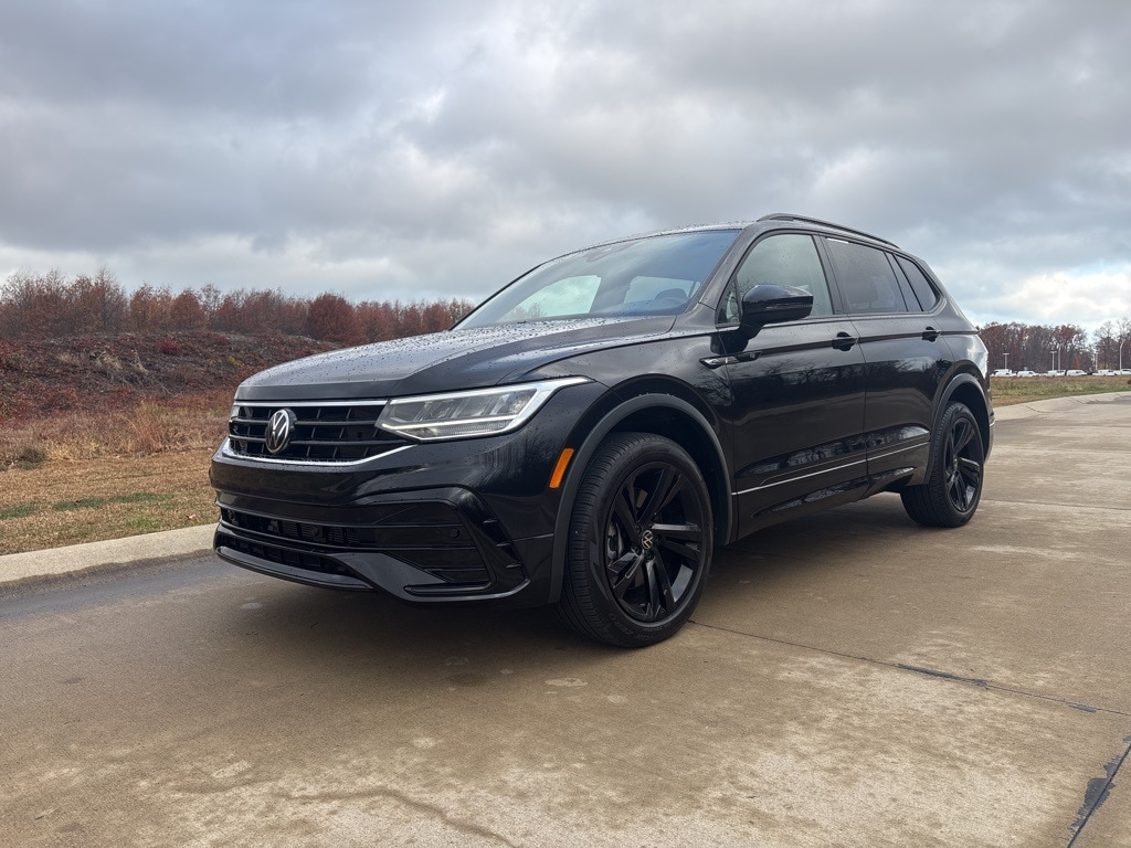 2023 Volkswagen Tiguan SE R-LINE BLACK