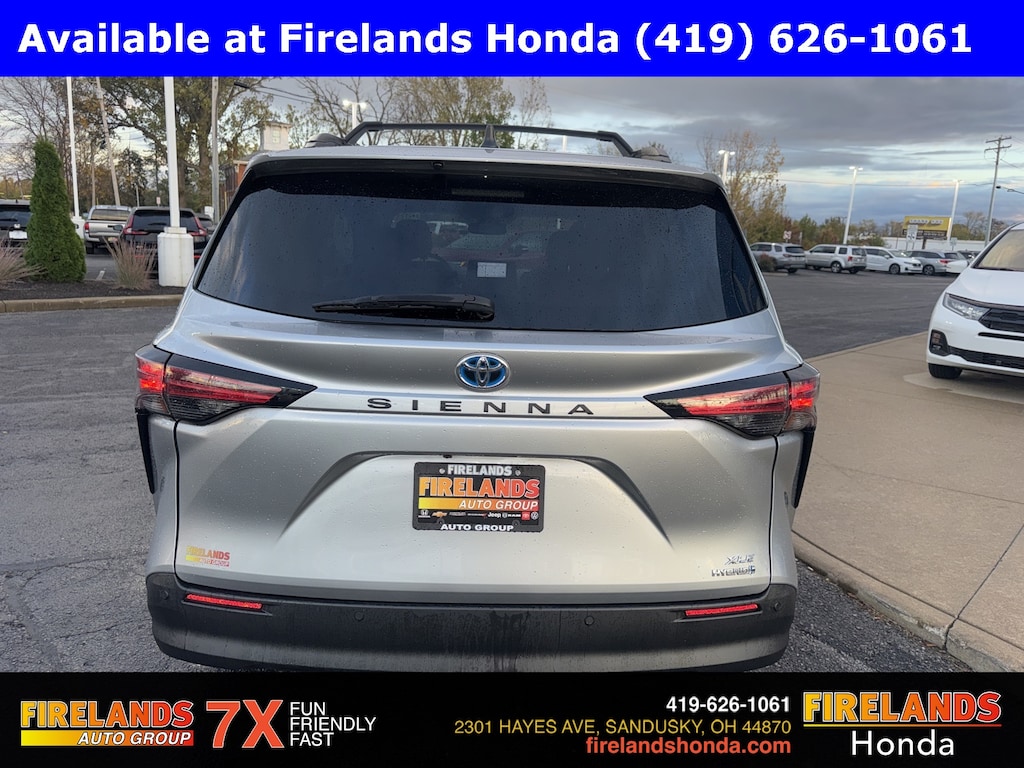 Used 2022 Toyota Sienna XLE Van Passenger Van
