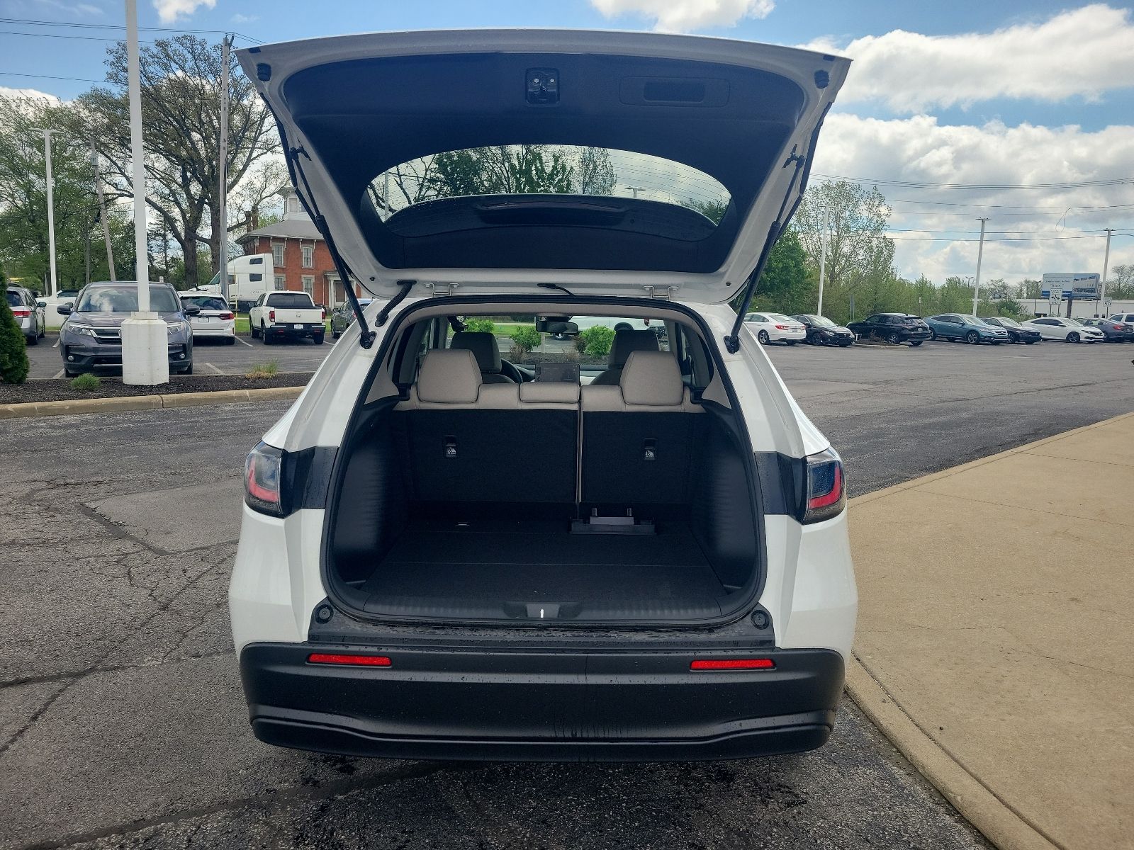 2026 Honda HR-V LX - Photo 8