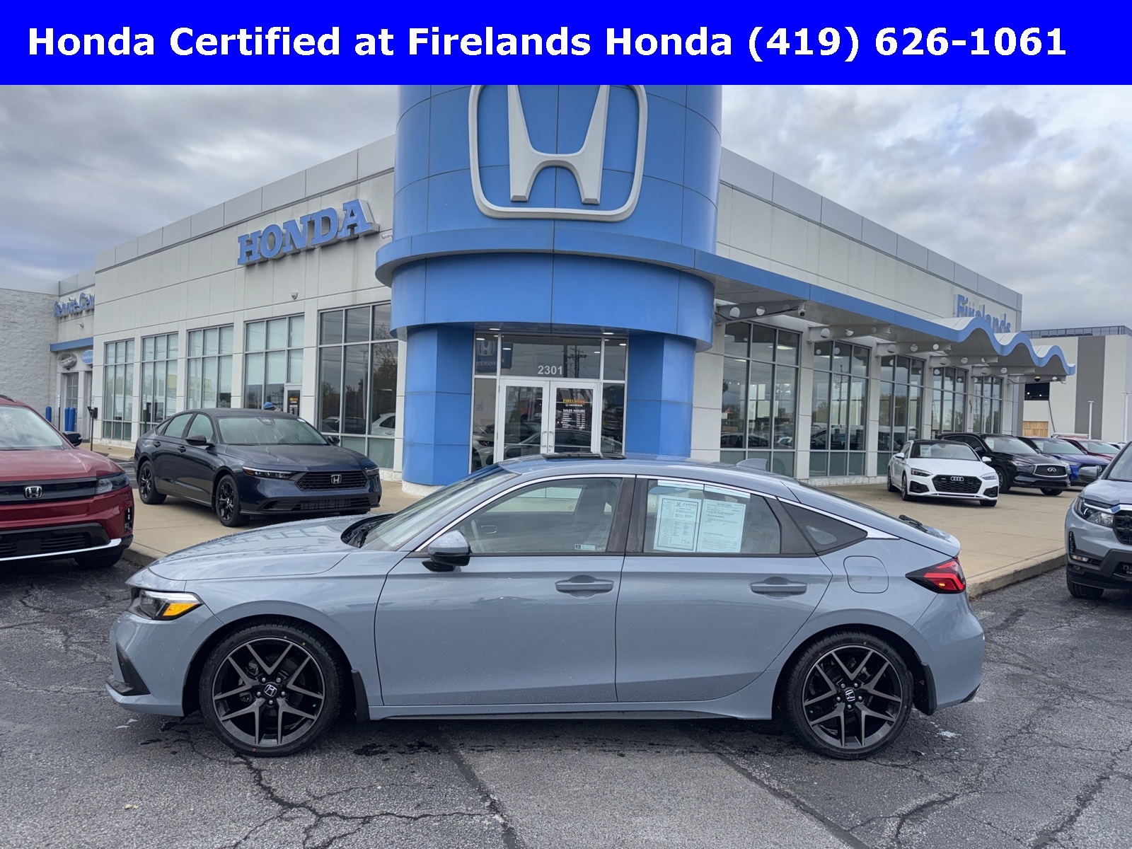 2023 Honda Civic Hatchback Sport Touring's photo