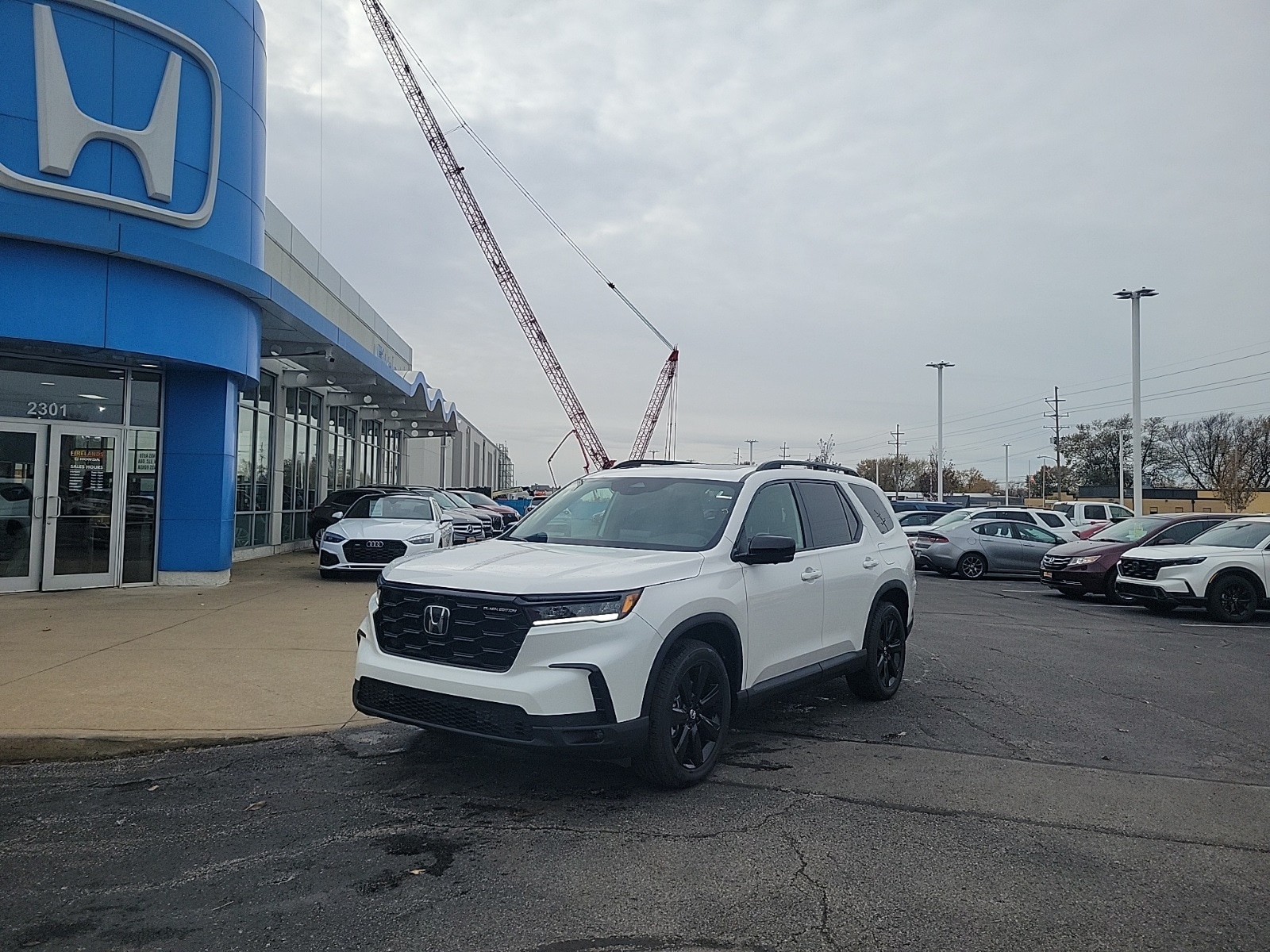 2025 Honda Pilot Black Edition's photo