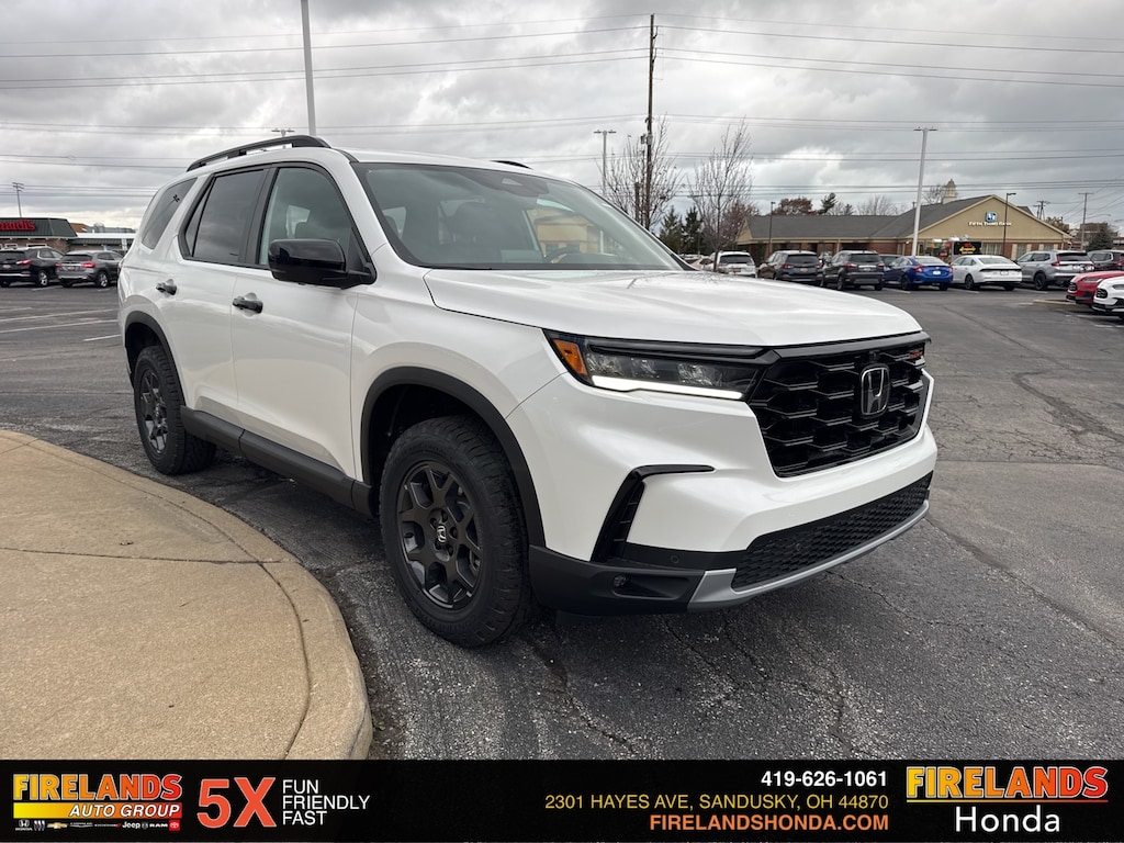 New 2025 Honda Pilot TrailSport SUV