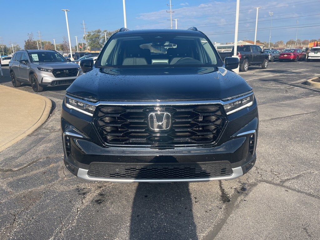 New 2025 Honda Pilot Touring SUV