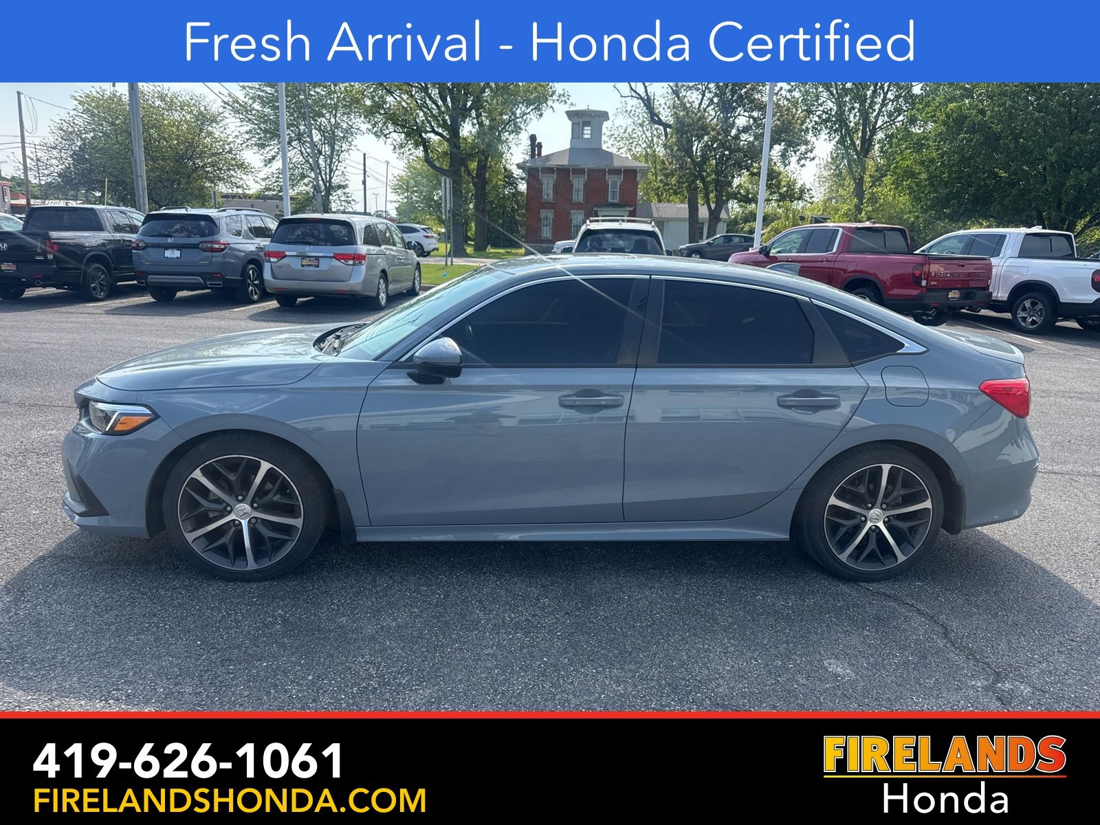 2023 Honda Civic Touring CVT's photo
