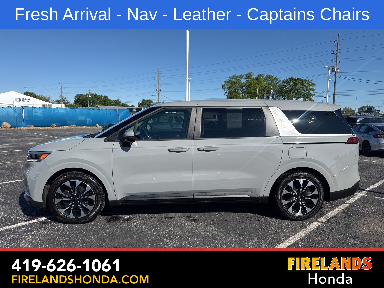 2024 Kia Sedona EX's photo