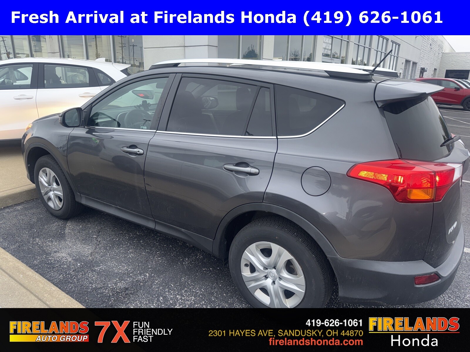 2015 Toyota RAV4 LE photo 2