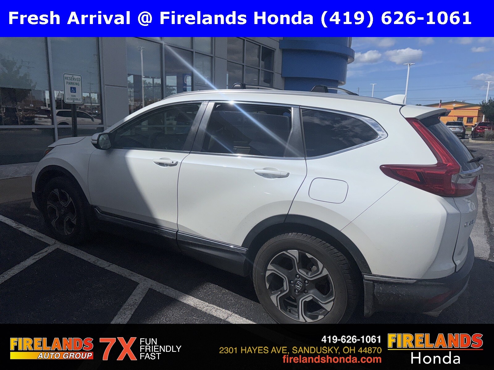 2018 Honda CR-V Touring photo 2