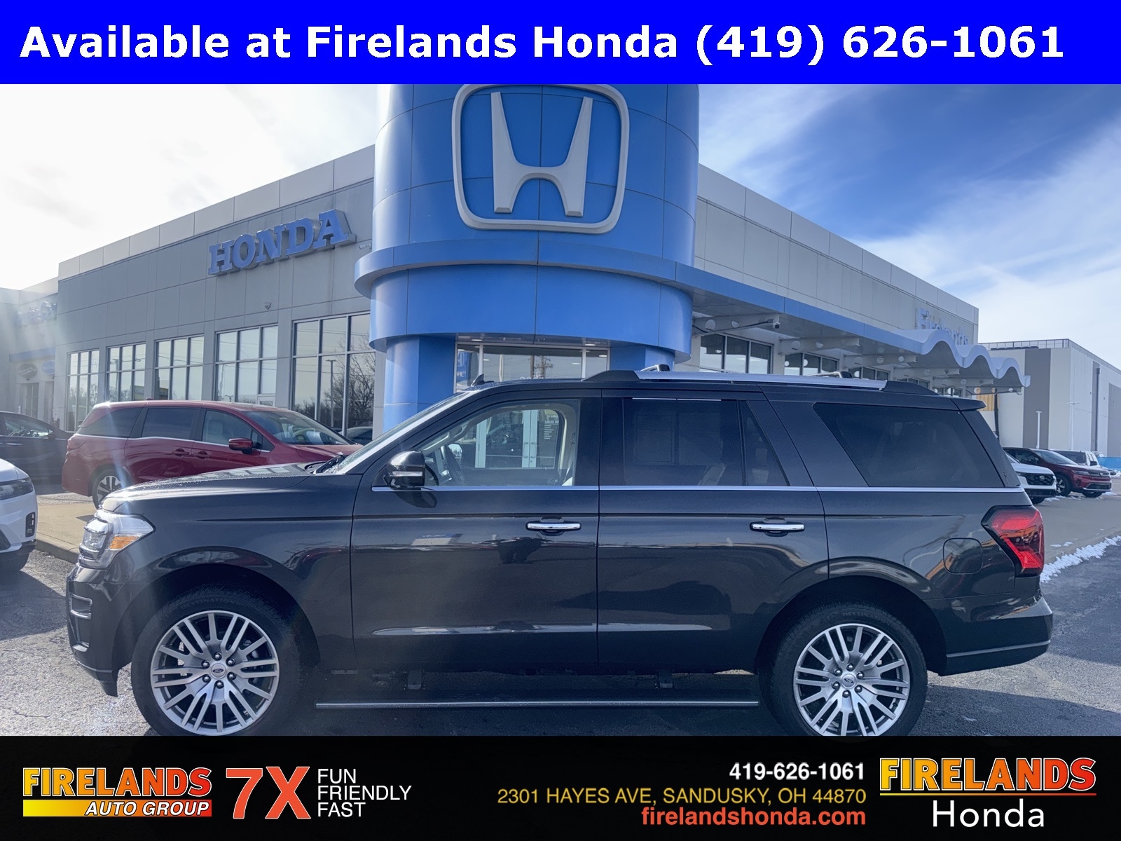 2022 Ford Expedition Limited's photo