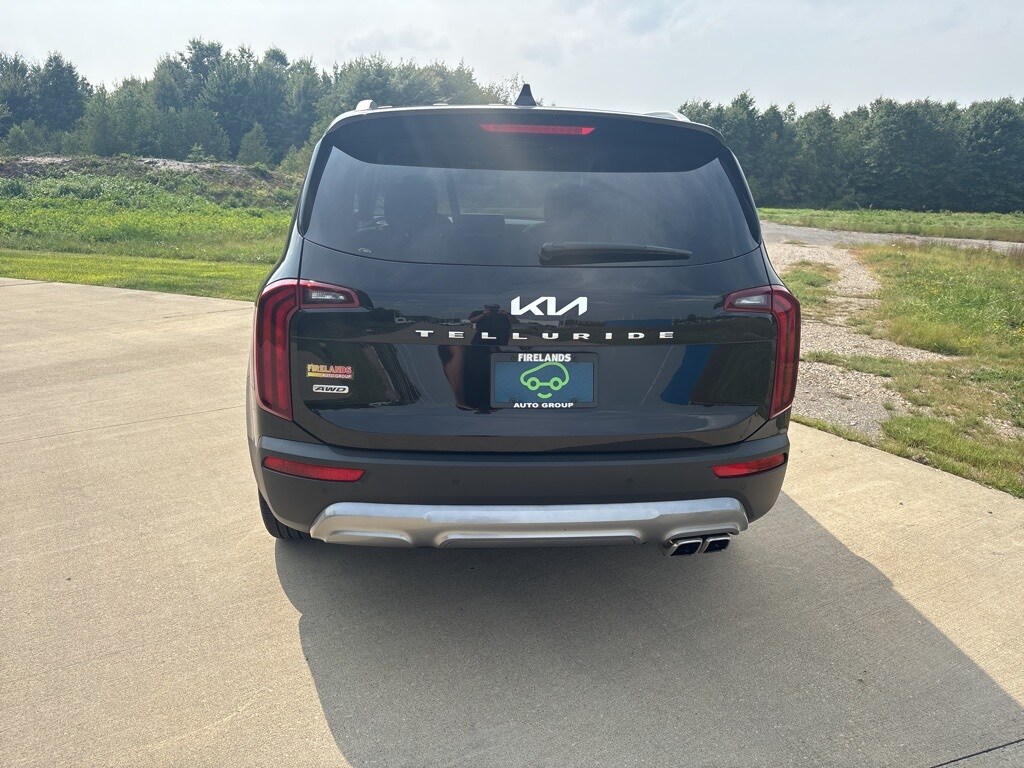 2022 Kia Telluride S photo 3